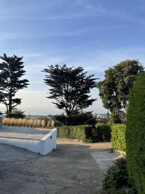 The Bolt Hole Hythe Panoramic Coast And Sea Views Villa Bagian luar foto