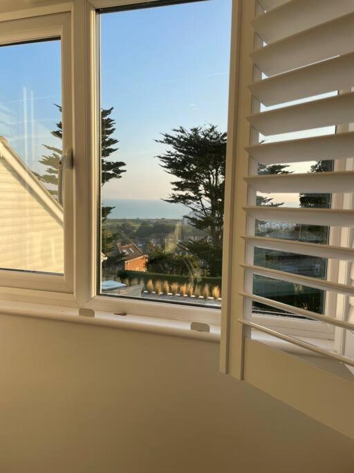The Bolt Hole Hythe Panoramic Coast And Sea Views Villa Bagian luar foto