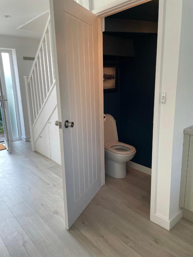 The Bolt Hole Hythe Panoramic Coast And Sea Views Villa Bagian luar foto
