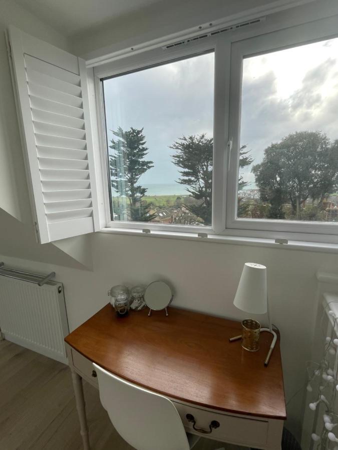 The Bolt Hole Hythe Panoramic Coast And Sea Views Villa Bagian luar foto
